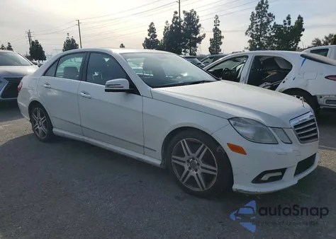 2011 Mercedes-Benz E 350 z USA, uszkodzony, nr VIN WDDHF5GB6BA271802